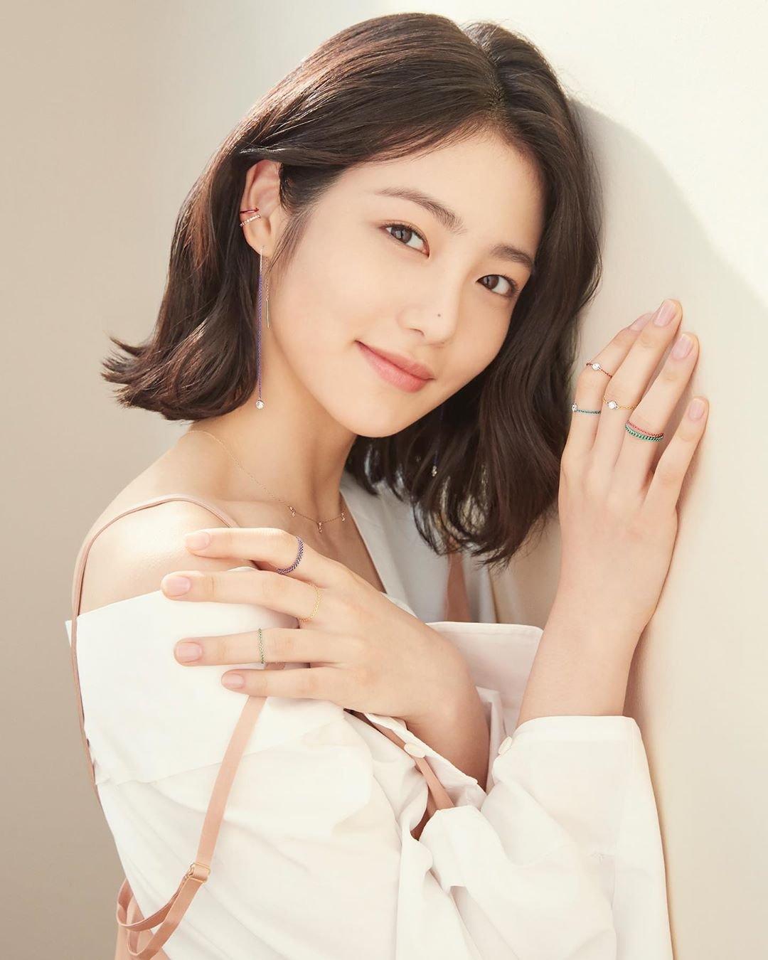 เรื่องความสวยความงามมันรอกันไม่ได้ ! พบคนดังเกาหลีคนไหนที่ถูกเลือกให้เป็นต้นแบบการศัลยกรรมมากที่สุดในคลินิกความงามที่เกาหลี