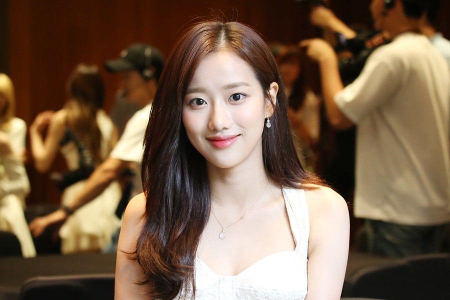 ถึงแม้การเรียรถือเป็นเรื่องที่สำคัญสำหรับคนเกาหลี แต่มีคนดังเกาหลีหลายคนเลือกที่จะพักการเรียน นอกจากเหตุผลเรื่องงานแล้วยังมีเหตุผลซ่อนอยู่อีกหรือไม่?