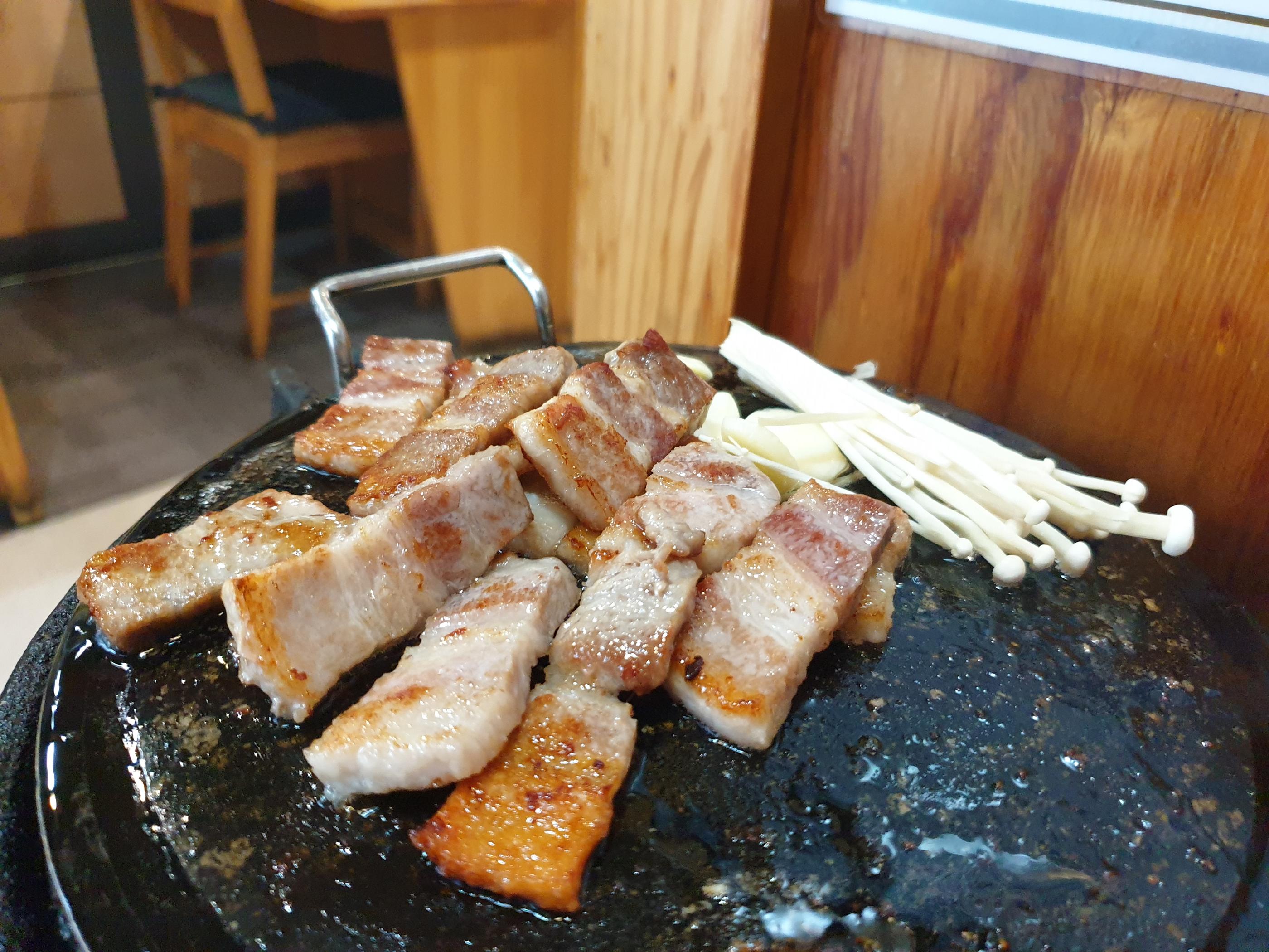 the best korean barbeque restaurant to eat alone, solo dining in bucheon, where to eat alone seoul