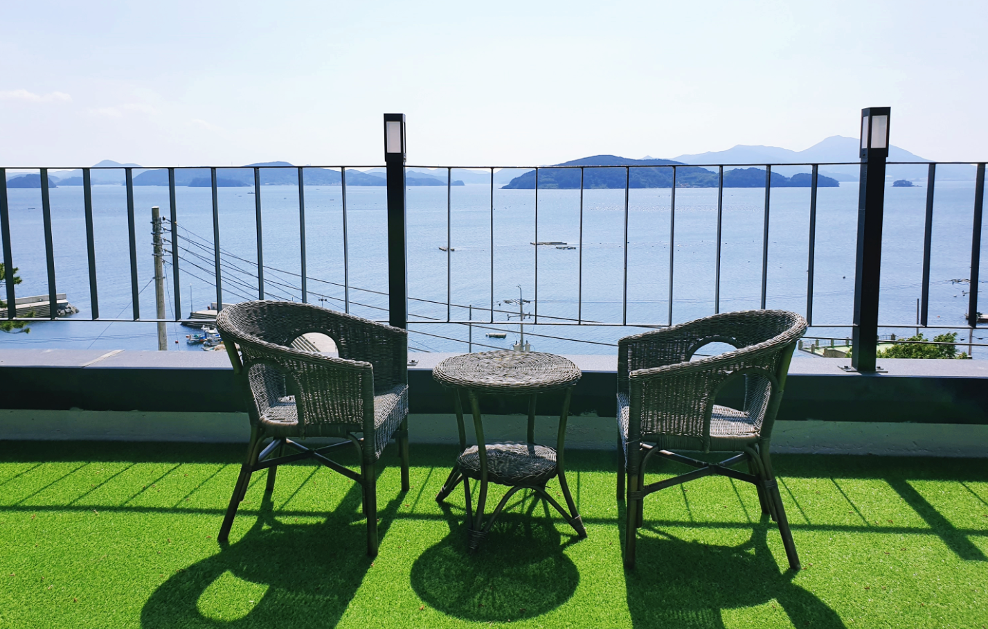 su gallery and cafe, exterior, overlooking the sea