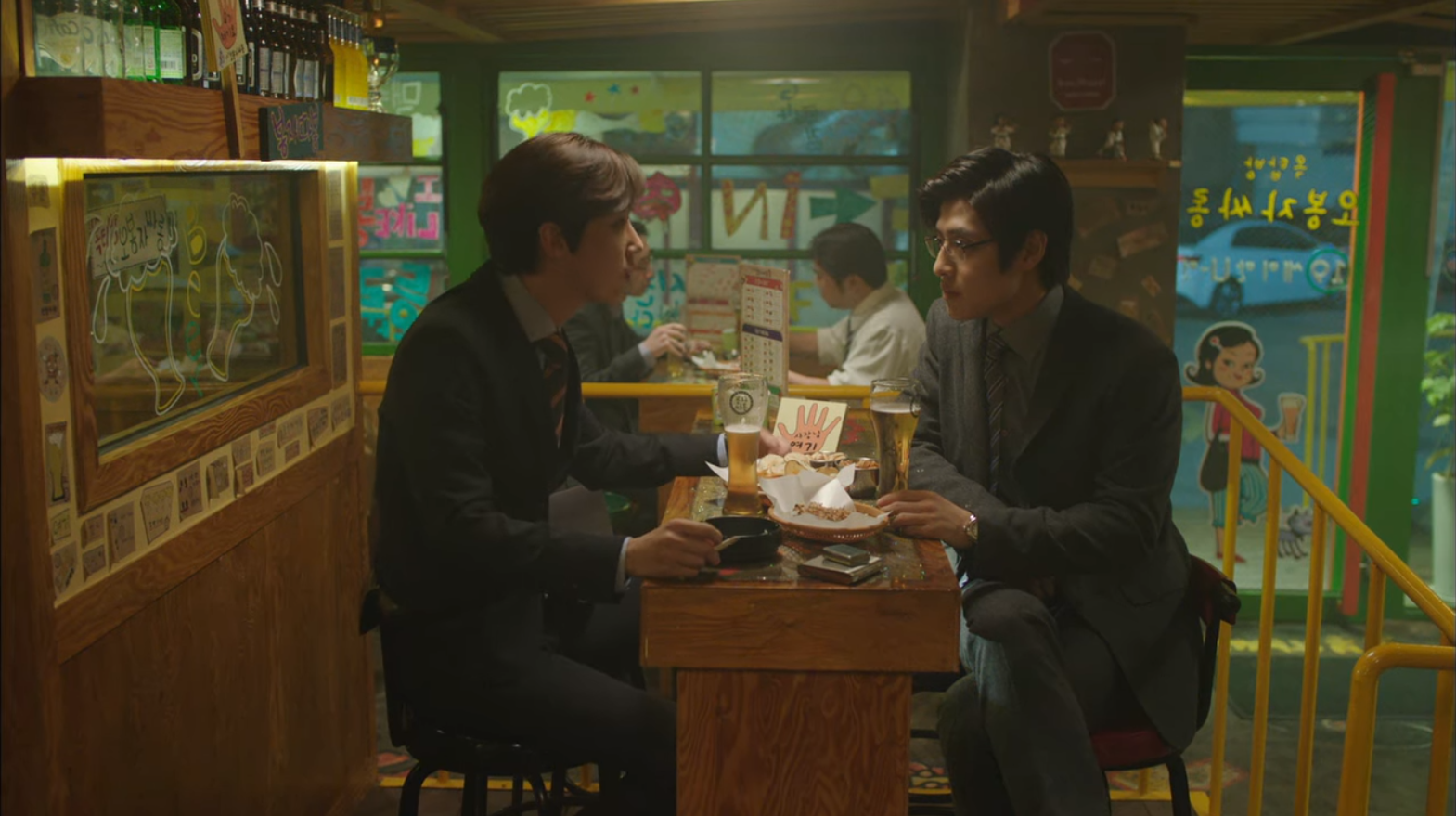 Filming Locations from misaeng, colleagues grabbing drinks after work, drama scene