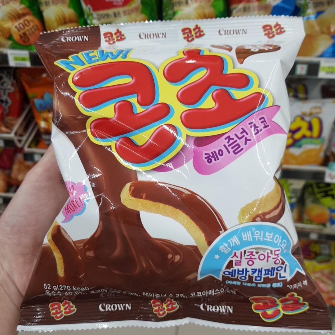 コーンチョという韓国のお菓子のパッケージ。失蹤児童予防キャンペーンのロゴがあしらわれています。