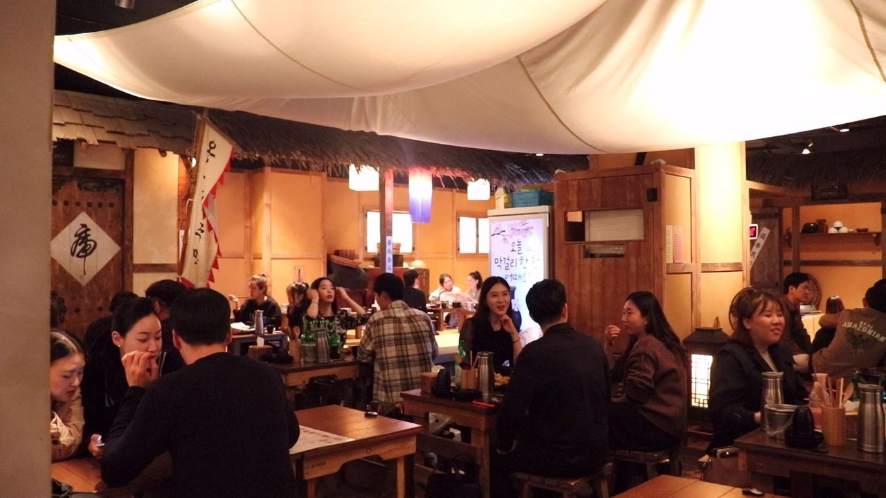 เจาะลึกชีวิตการเที่ยวกลางคืนของคนเกาหลี! ไปดื่มที่ไหน? บาร์สำหรับล่า(hunting bar) อยู่ไหนกัน? มีไนท์คลับสำหรับผู้สูงอายุด้วย?