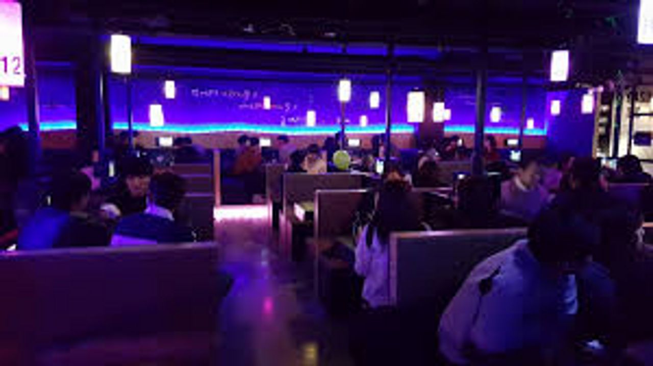 เจาะลึกชีวิตการเที่ยวกลางคืนของคนเกาหลี! ไปดื่มที่ไหน? บาร์สำหรับล่า(hunting bar) อยู่ไหนกัน? มีไนท์คลับสำหรับผู้สูงอายุด้วย?