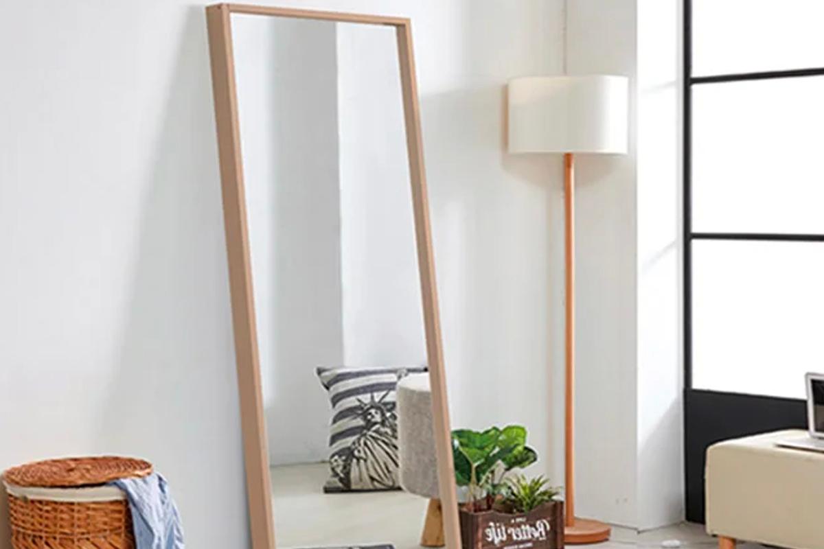 全身鏡的使用，反射光線增強房間亮度，創造更為寬敞的視覺效果，顯現韓國風格居室的明亮元素。