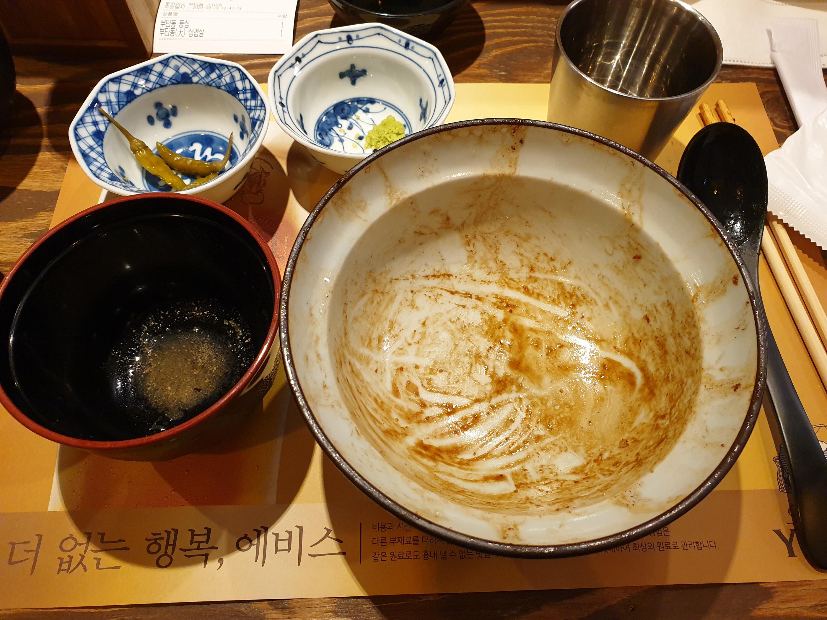 韓国、韓国料理、韓国豚丼、韓国日本料理、日本料理屋、豚丼、ぶたどん、ブタドン、韓国シンチョン、シンチョン、新村、北海道豚丼すみれ、日韓夫婦がやっているお店、日韓夫婦