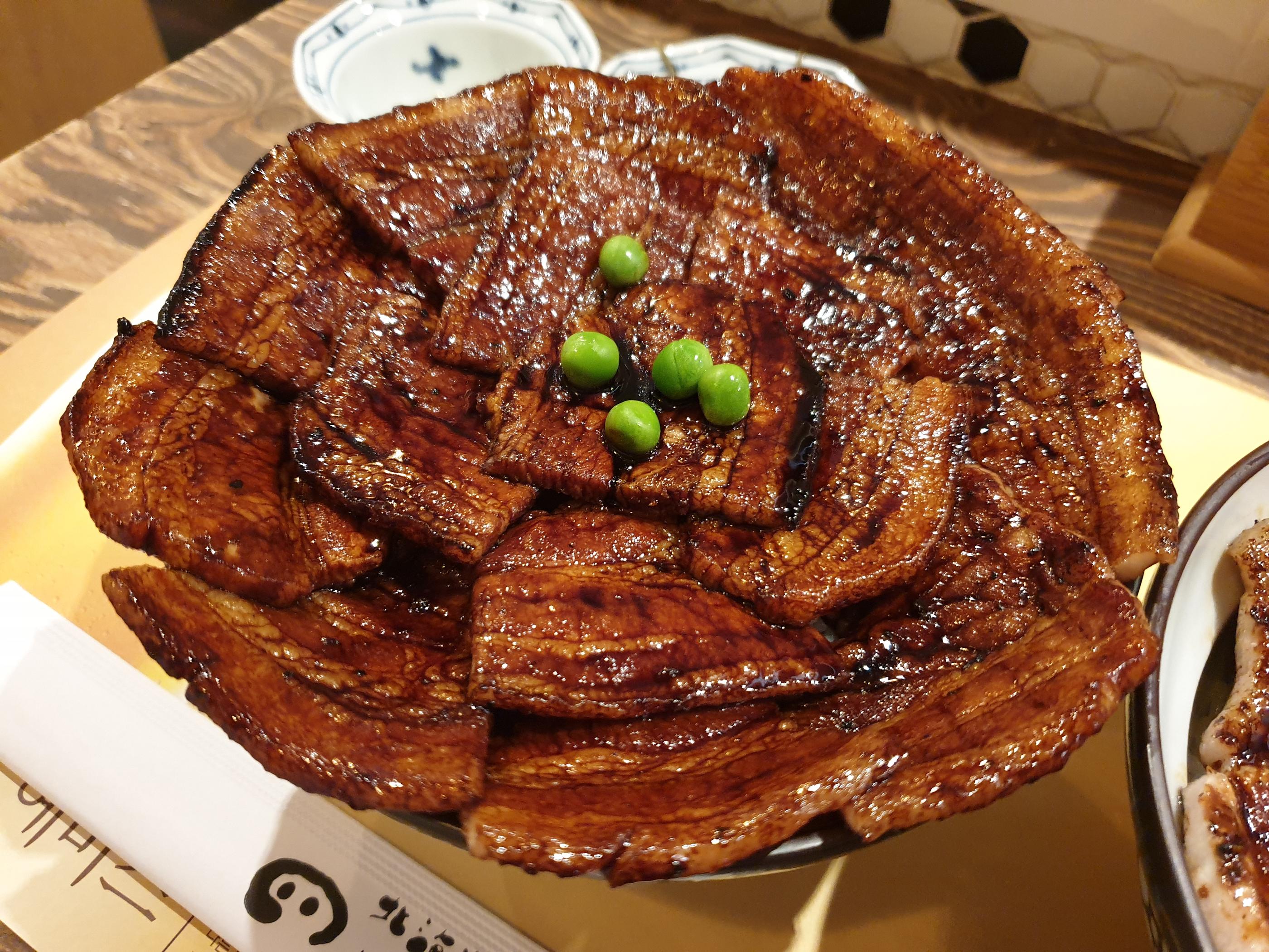 韓国、韓国料理、韓国豚丼、韓国日本料理、日本料理屋、豚丼、ぶたどん、ブタドン、韓国シンチョン、シンチョン、新村、北海道豚丼すみれ、日韓夫婦がやっているお店、日韓夫婦