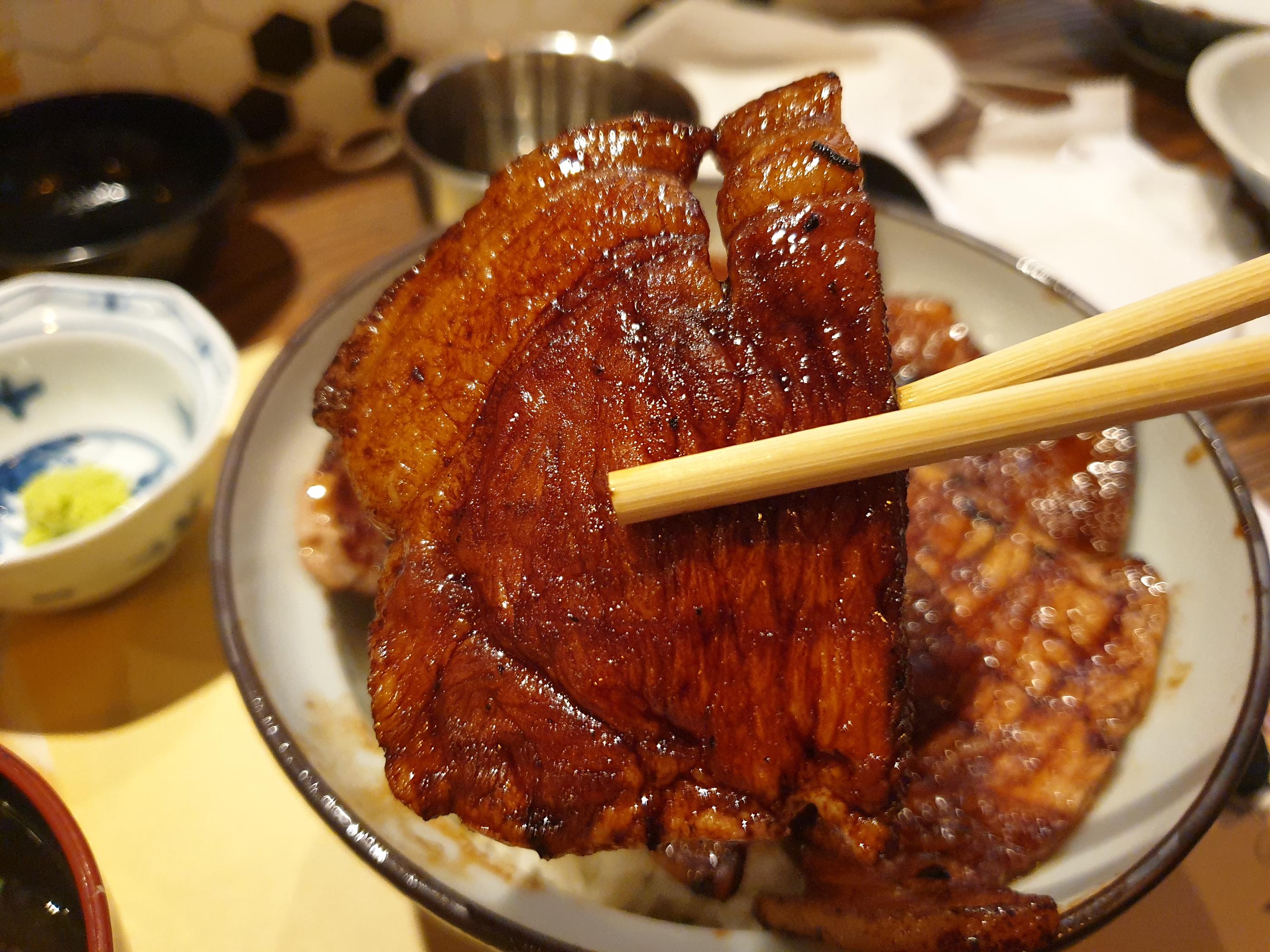 韓国、韓国料理、韓国豚丼、韓国日本料理、日本料理屋、豚丼、ぶたどん、ブタドン、韓国シンチョン、シンチョン、新村、北海道豚丼すみれ、日韓夫婦がやっているお店、日韓夫婦