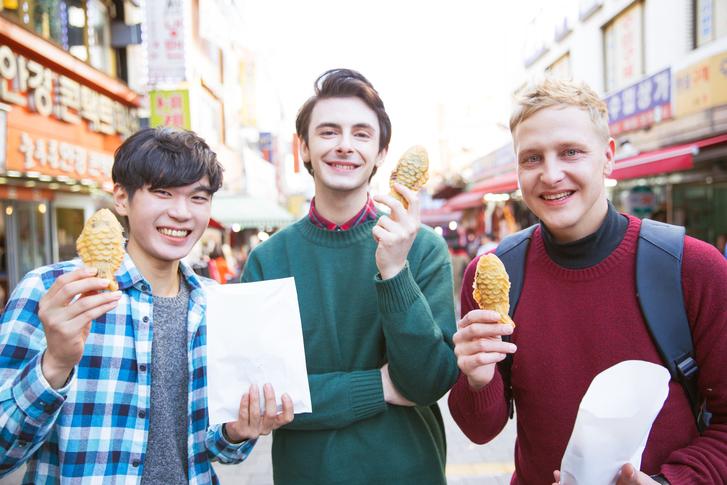 korean fall and winter street snacks, bungeoppang