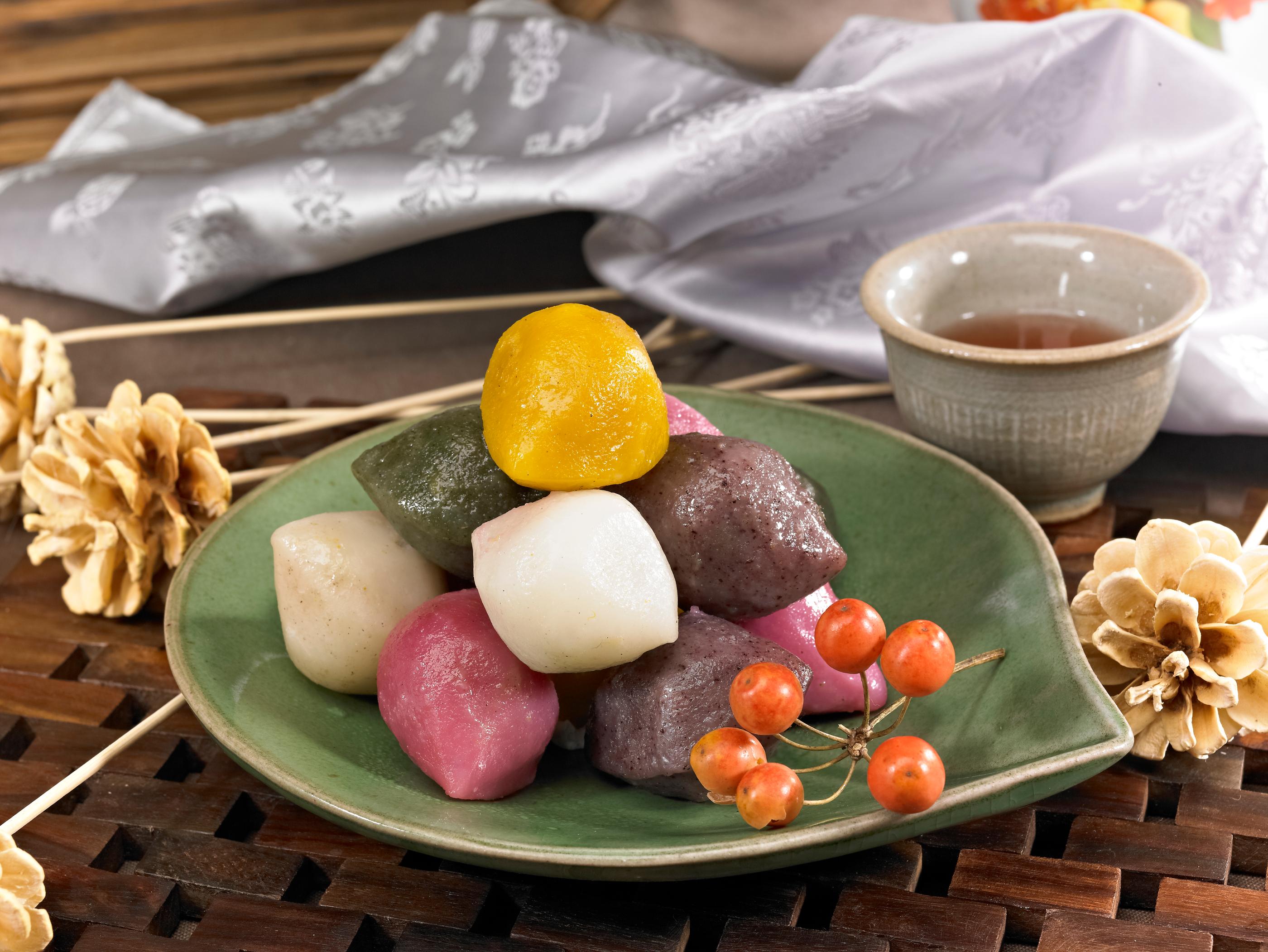 韓国名節、名節、チュソク、ハンガウィ、チュンチュジョル、カベ、嘉俳、仲秋節、秋夕、中秋の名月、お盆、韓国のお盆、お盆とチュソク、お盆と秋夕、韓国のお盆、チュソクの起源、秋夕の起源、チュソク別の言い方、秋夕別の言い方、クリエイトリップ、お墓参り、チャプチェ、韓国料理、韓国ドラマ、チュソクの食べ物、チュソクのプレゼント、チュソクコロナ、コロナ、韓国コロナ