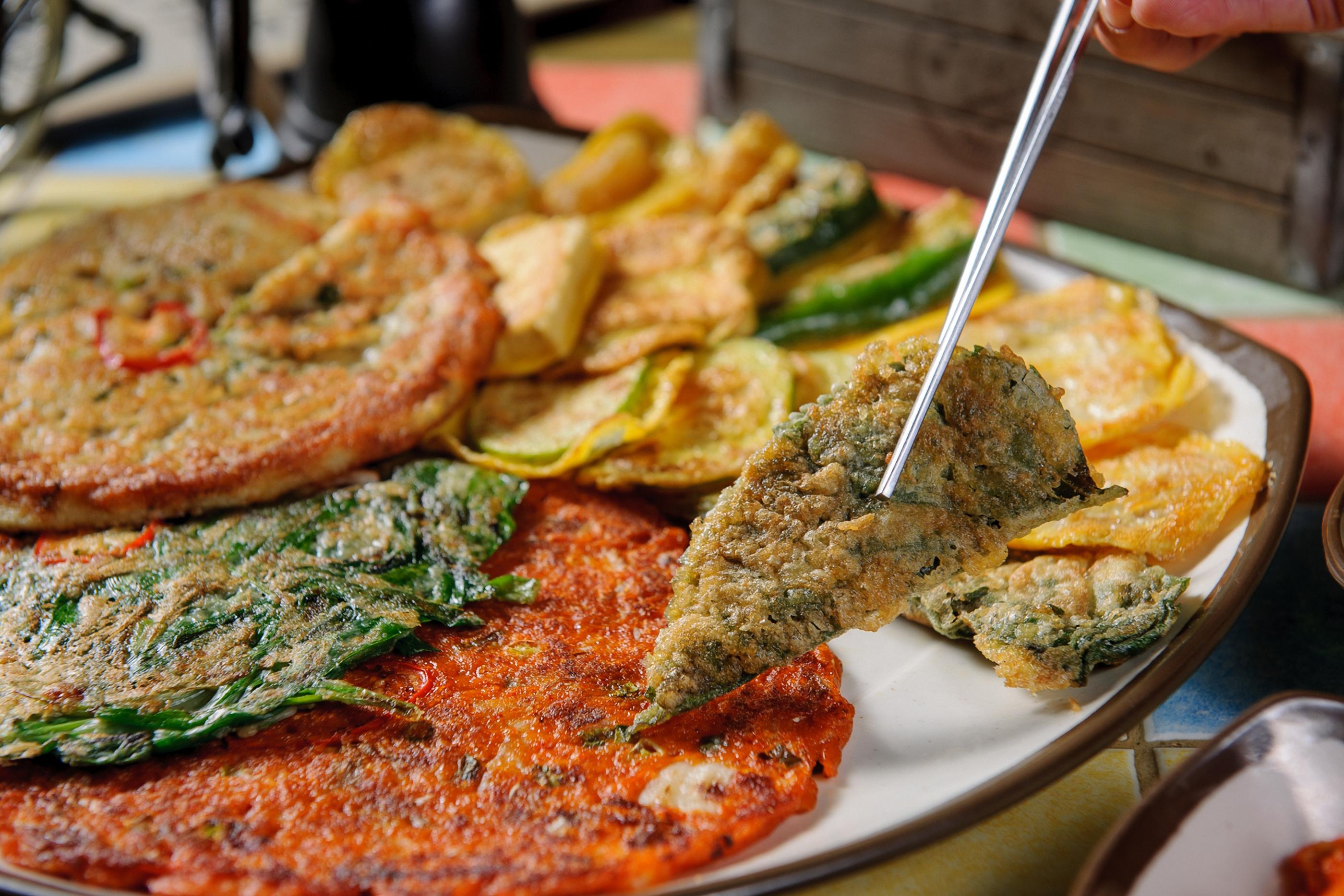 韓国名節、名節、チュソク、ハンガウィ、チュンチュジョル、カベ、嘉俳、仲秋節、秋夕、中秋の名月、お盆、韓国のお盆、お盆とチュソク、お盆と秋夕、韓国のお盆、チュソクの起源、秋夕の起源、チュソク別の言い方、秋夕別の言い方、クリエイトリップ、お墓参り、チャプチェ、韓国料理、韓国ドラマ、チュソクの食べ物、チュソクのプレゼント、チュソクコロナ、コロナ、韓国コロナ