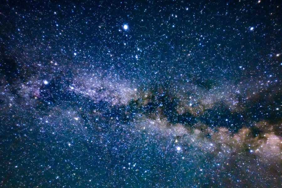 星座象徵的星空背景圖片，夜晚的滿天星星展示西方占星學中十二星座的概念。