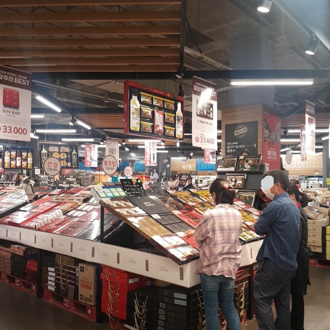 韓国で買い物、韓国のマート、韓国の大型スーパー、韓国のスーパー、ホームプラス、チュソク