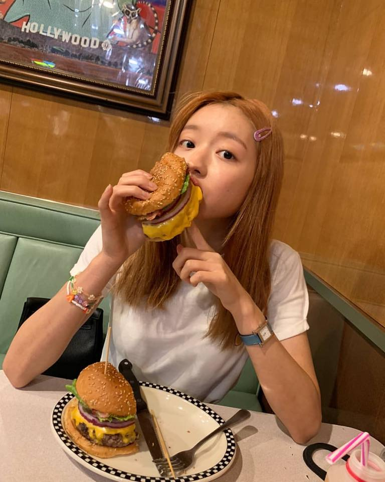 7 món mà idol Hàn Quốc bị cấm ăn khi còn là thực tập sinh