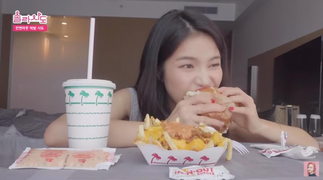 혼밥(ฮน-บับ) เทรนด์ใหม่สำหรับวัยรุ่นเกาหลีที่ชอบทำอะไรคนเดียว โดยเฉพาะการกินข้าว มาดูกันดีกว่าว่าทุกคนมีเลเวล 혼밥(ฮน-บับ) ที่เท่าไหร่?