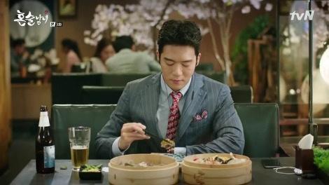 혼밥(ฮน-บับ) เทรนด์ใหม่สำหรับวัยรุ่นเกาหลีที่ชอบทำอะไรคนเดียว โดยเฉพาะการกินข้าว มาดูกันดีกว่าว่าทุกคนมีเลเวล 혼밥(ฮน-บับ) ที่เท่าไหร่?