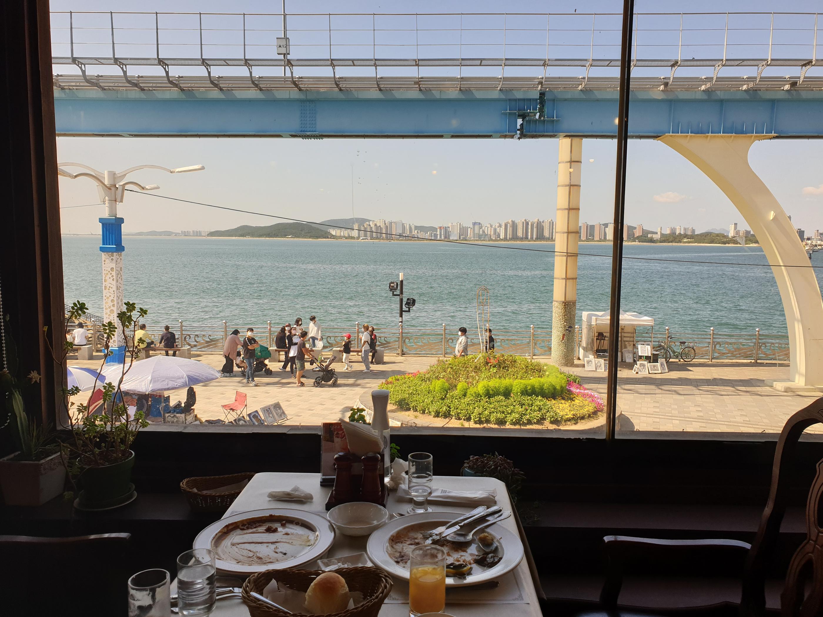 韓国、韓国レストラン、洋食、韓国洋食、サイコだけど大丈夫、キムスヒョン、ソイェジ、月尾島、ウォルミテーマパーク、ウォルミド、韓国カフェ、カフェ、撮影地、ロケ地、韓国遊園地、チャイナタウン、壁画村、韓国ドラマ、イェジョン、藝殿、海の見えるカフェ、仁川大橋