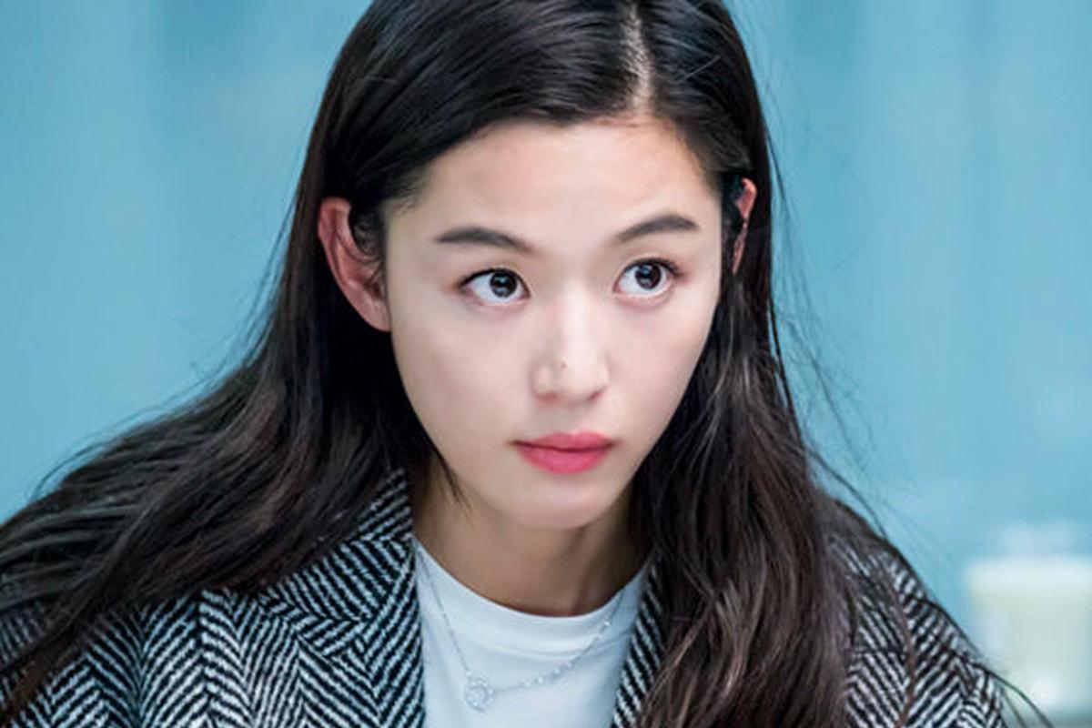 鼻上的美人墨，代表美麗與財富，藝人全智賢韓佳人標誌。