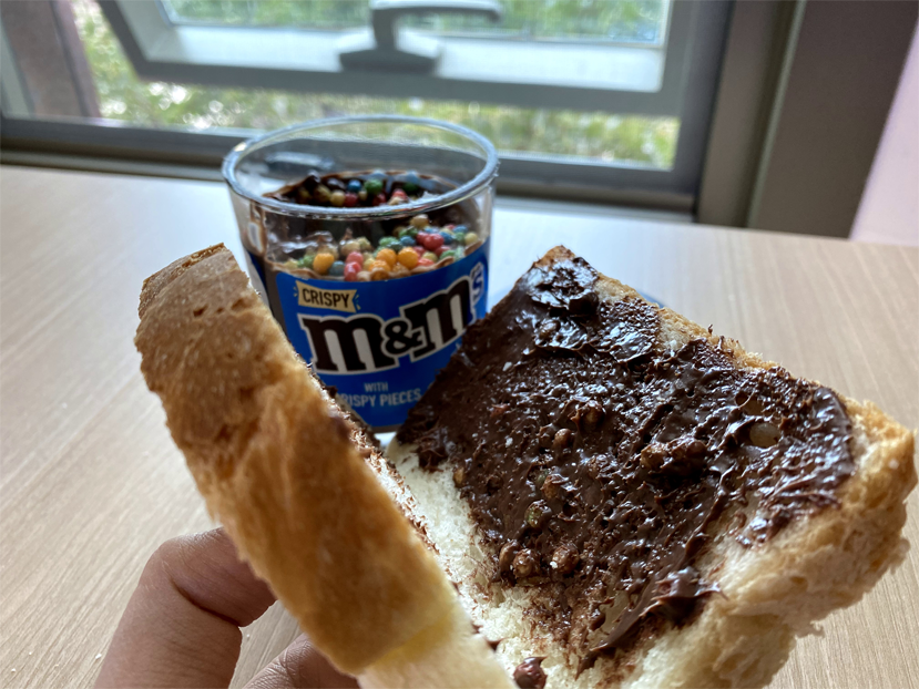 M&M 고르곤졸라 초콜릿 스프레드 파일럿 지시우와 함께 즐기는 홍콩식 디저트