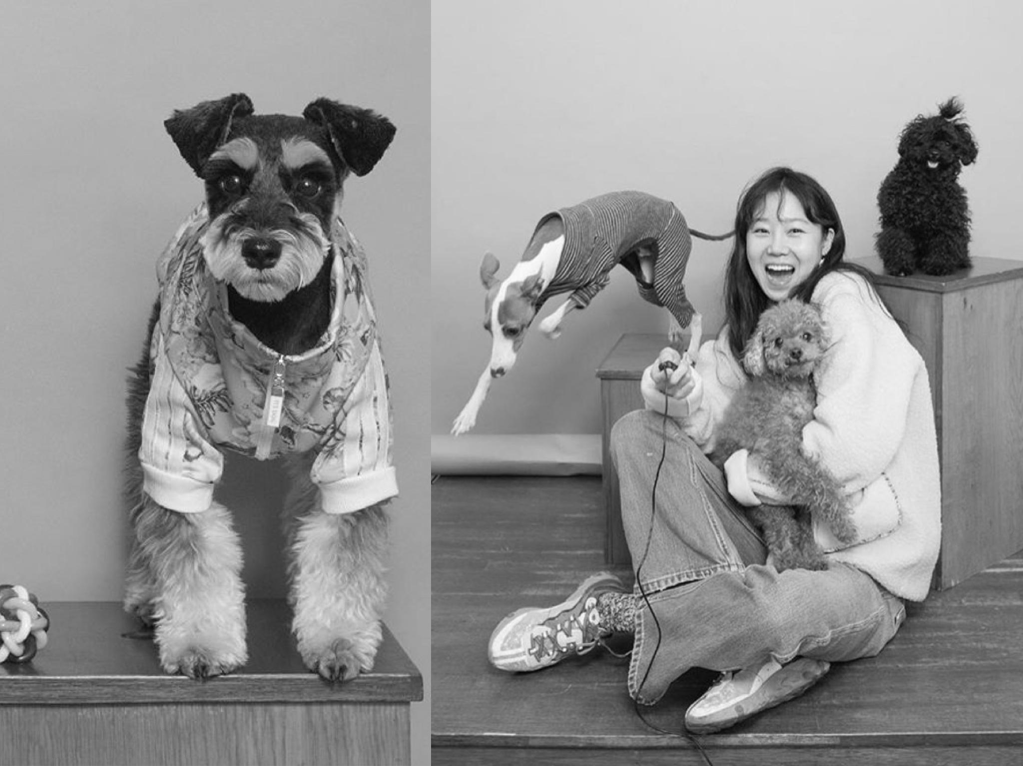 一男一女在韩国首尔的黑白照片馆内自拍，呈现随性和优雅的姿态。