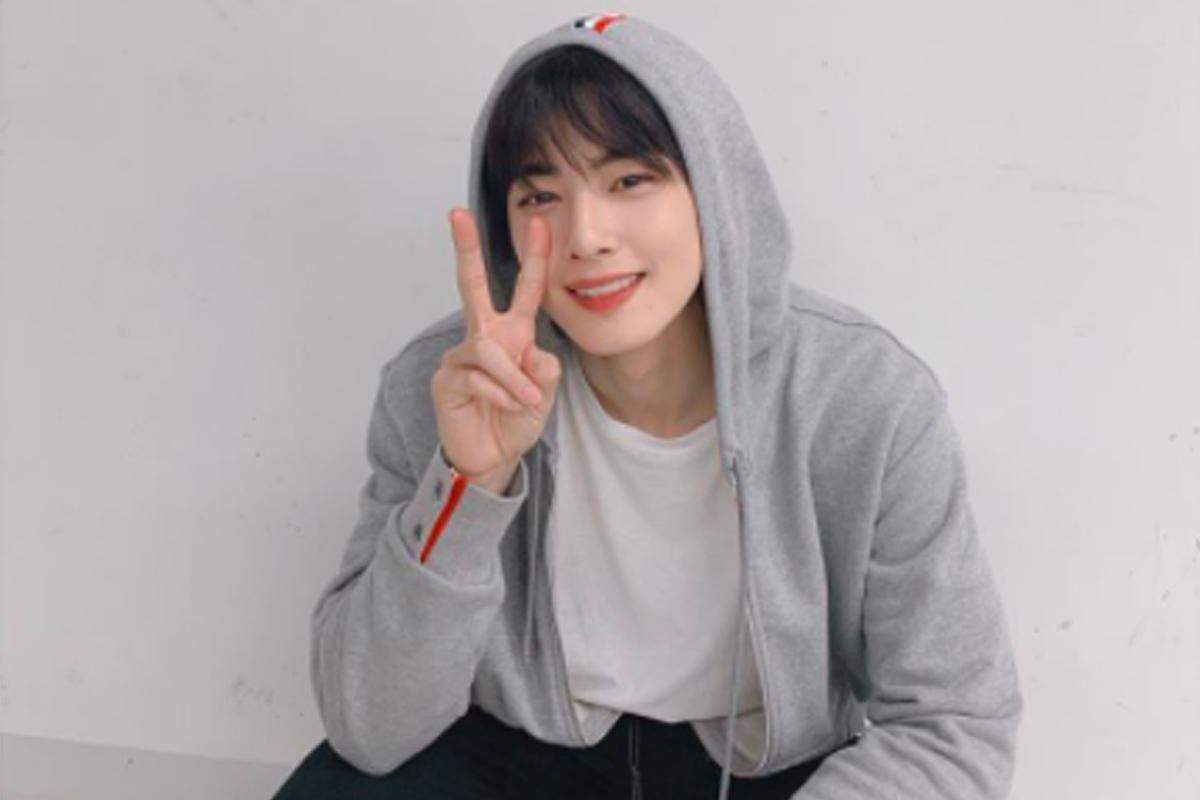 韓國潮流連帽衞衣搭配，提供保暖和舒適性，適合打造流行風格。