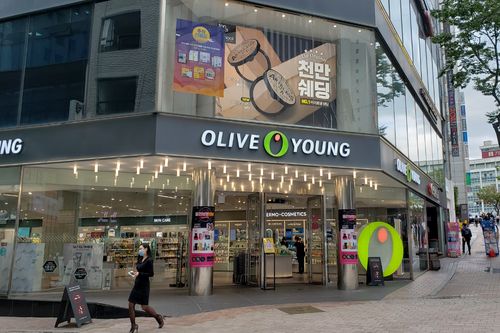 OLIVE YOUNG - 3 cửa hàng mỹ phẩm tổng hợp lớn ở Hàn nhất định nên ghé thăm