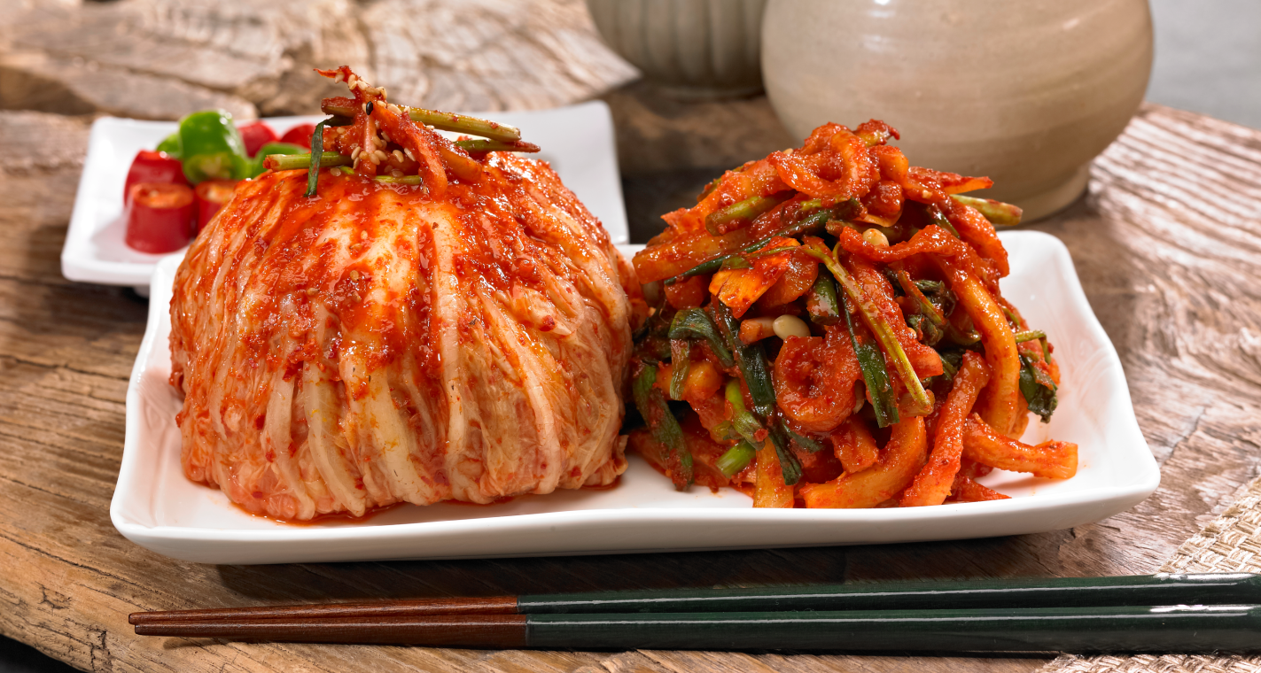 ポッサムキムチ - 大根や白菜を使って漬けられたポッサムキムチは、見た目も味もユニークで韓国の伝統料理として人気です。