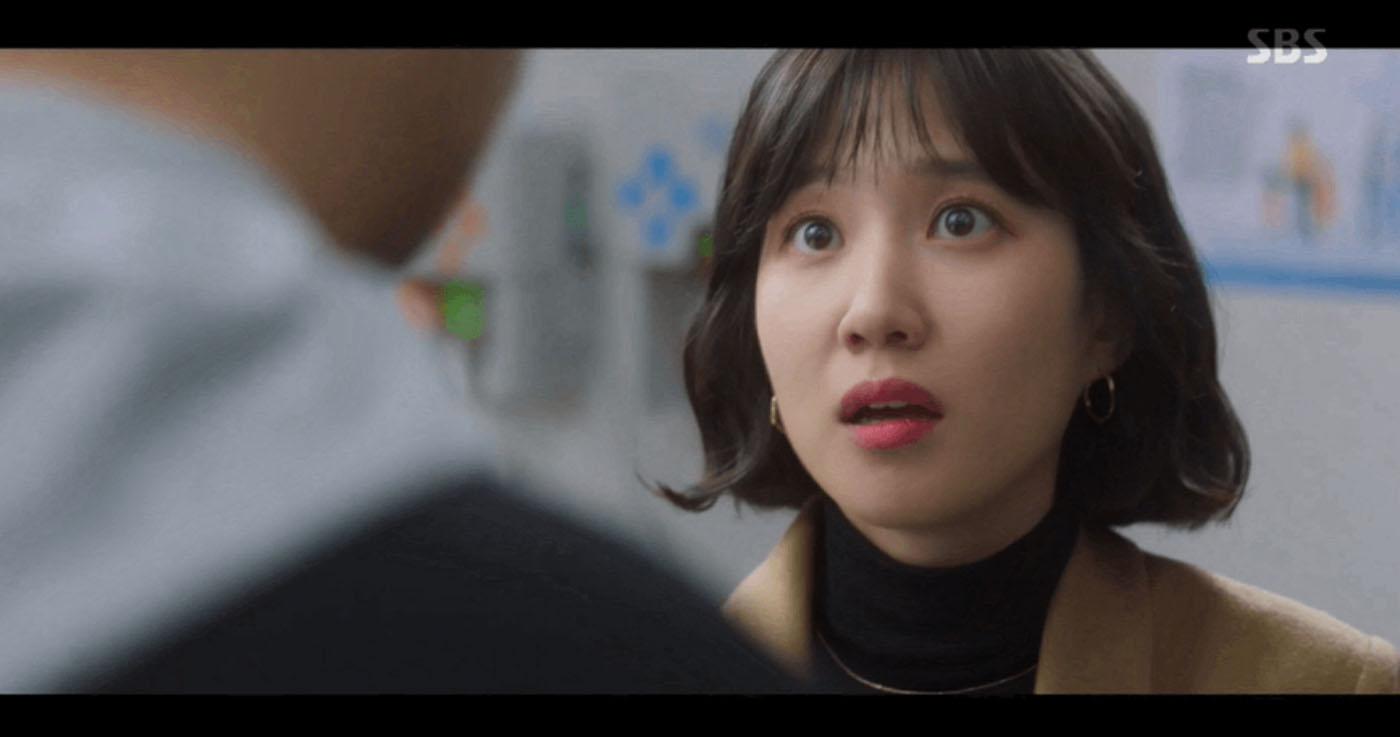 การสนทนาในภาษาเกาหลีอย่างสุภาพ เน้นการใช้คำลงท้ายเพื่อแสดงความเคารพและให้เกียรติผู้ฟัง เป็นสิ่งสำคัญที่สะท้อนวัฒนธรรมและมารยาทของชาวเกาหลีในการสื่อสาร