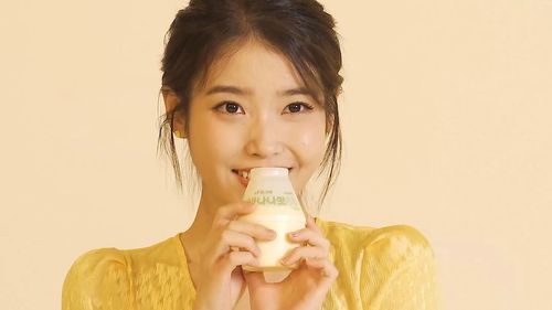 Why is Korean Banana Milk So Popular?, Banana milk gets recommended to a lot of foreigners when they visit Korea. Is it worth it? 