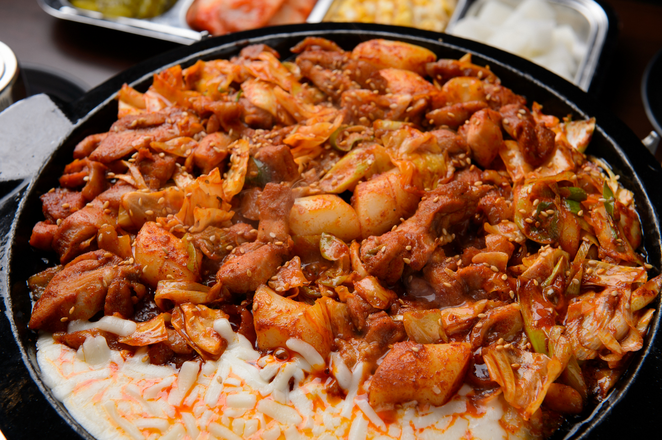 チーズ、チーズタッカルビ、チーズダッカルビ、肉、韓国料理