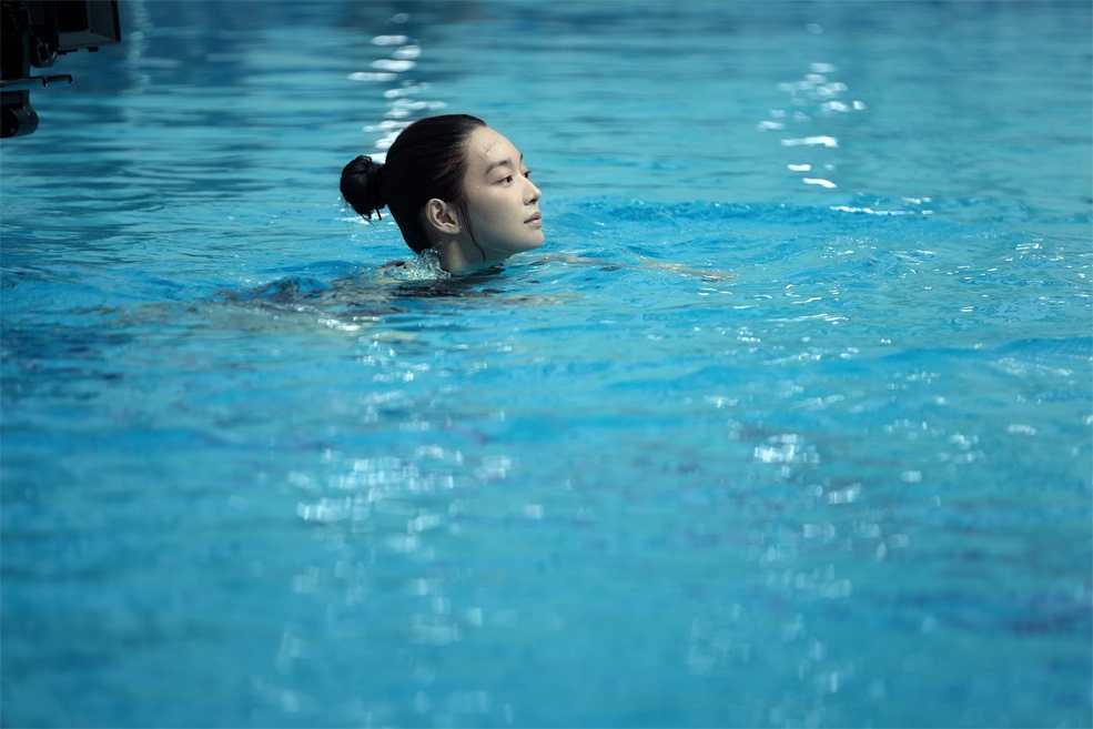 电影《诡忆》中，紧张的竞技跳水，是主角向往成功的梦想。