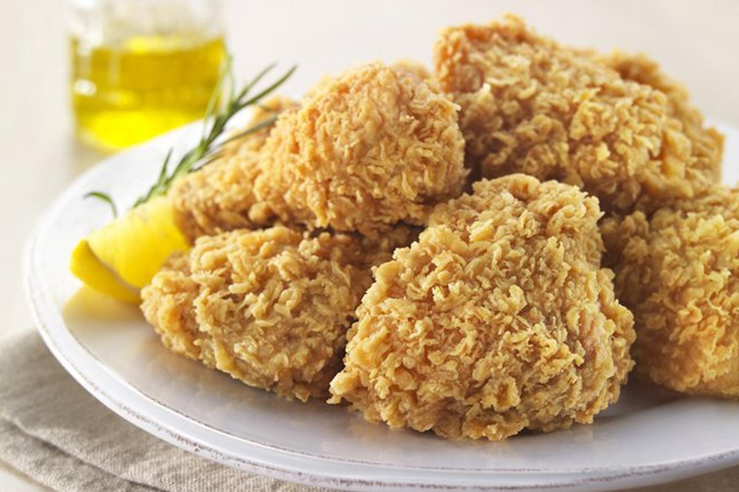 BBQ Chicken 黃金橄欖炸雞，橄欖油低温炸製，提供香脆無油膩感 - 韓式炸雞排名之首