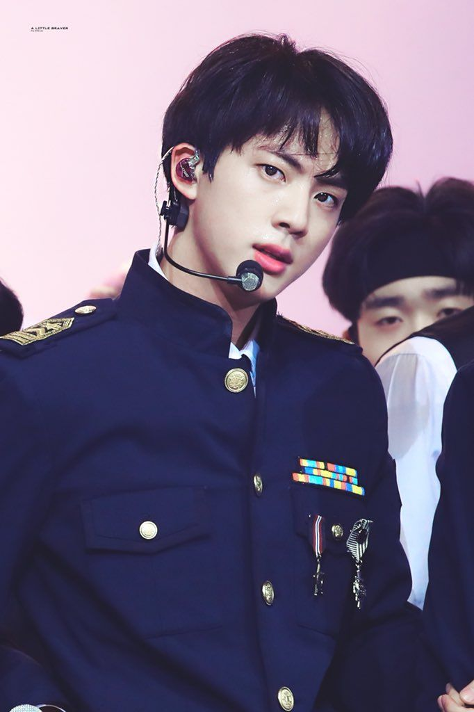 บรรยากาศในการแสดงสดของวง BTS บันทึกภาพจากมุมมองของแฟนคลับ