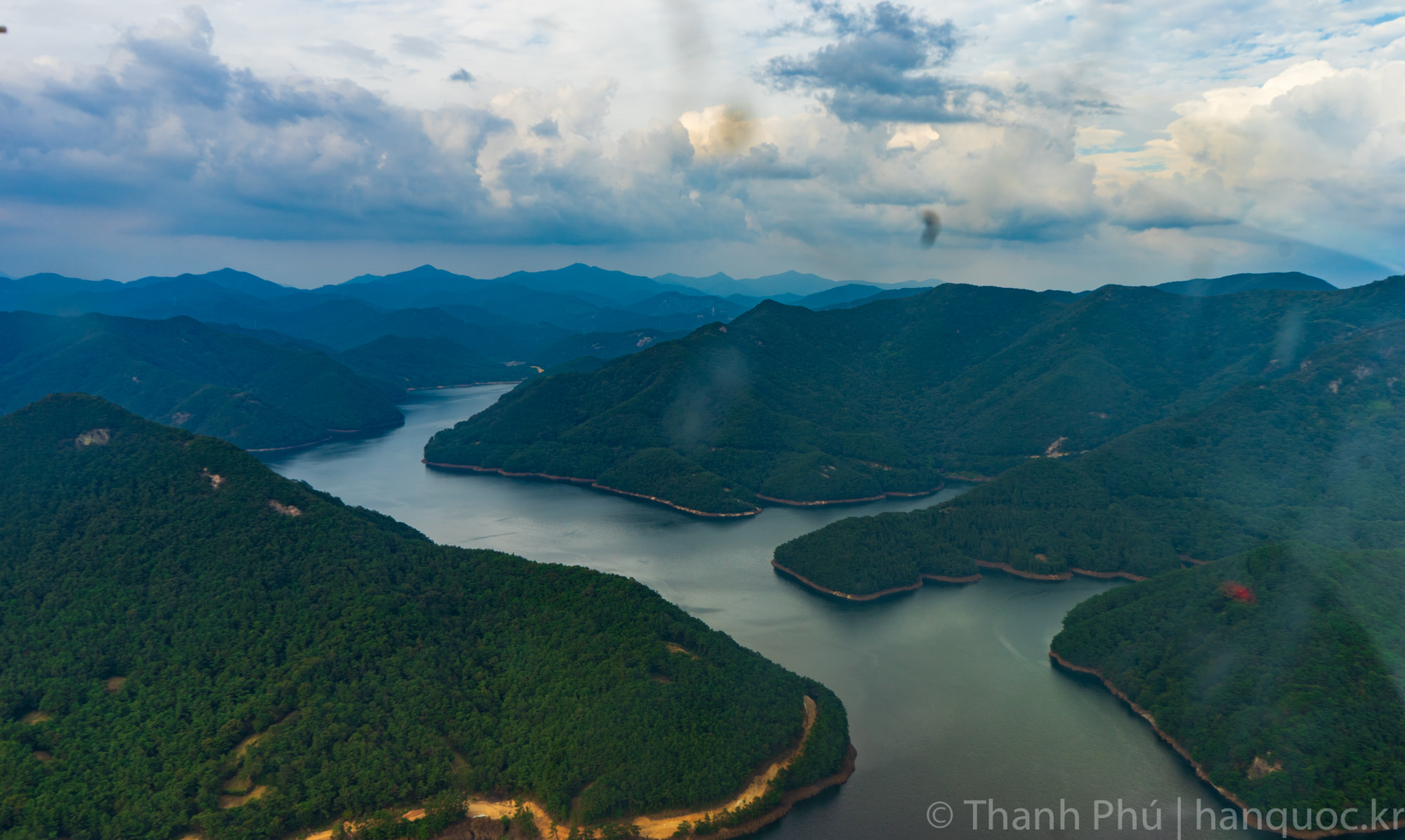 Trải nghiệm máy bay hạng nhẹ ở Hàn Quốc như Jan Di trong Vườn sao băng