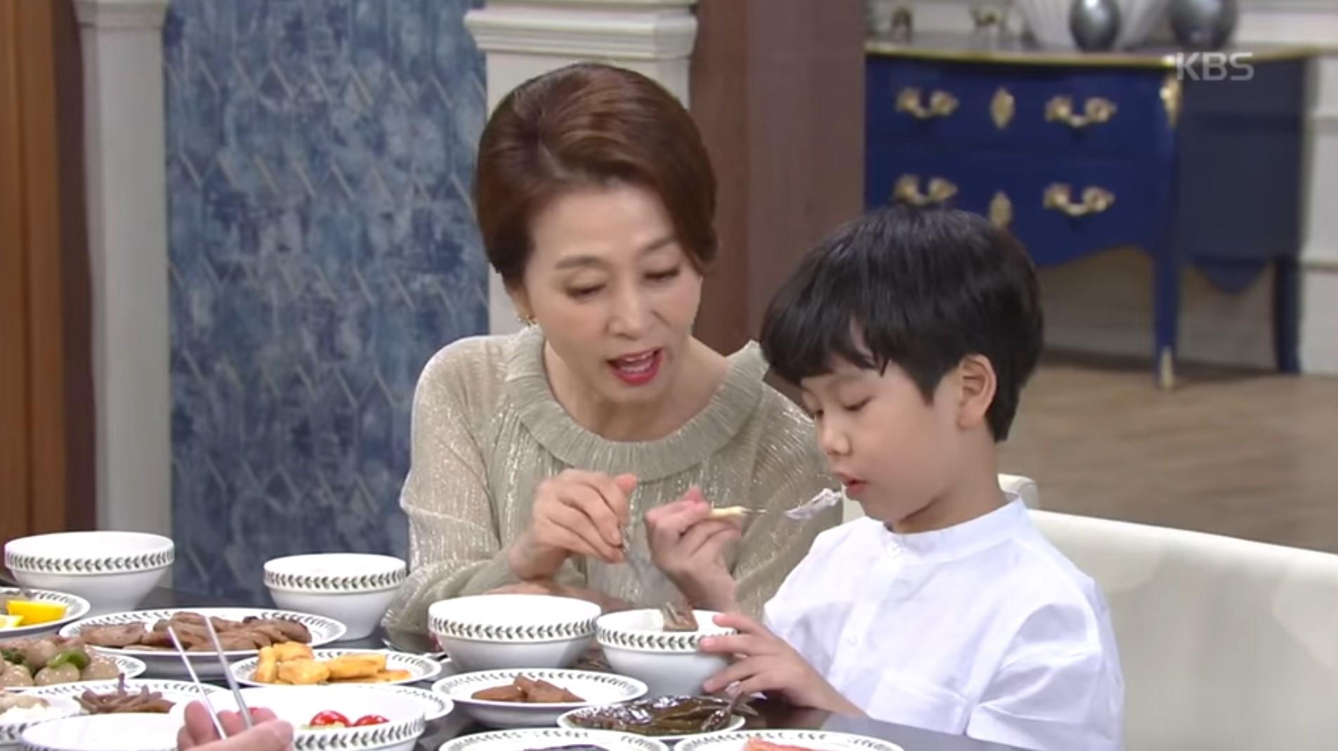 韓国の食文化、韓国の果物、韓国、韓国の給食、シクパン、食板、韓国の食べ方