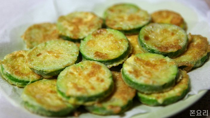 แตงกวาชุบไข่ทอด