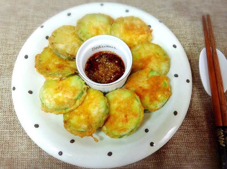 แตงกวาชุบไข่ทอด