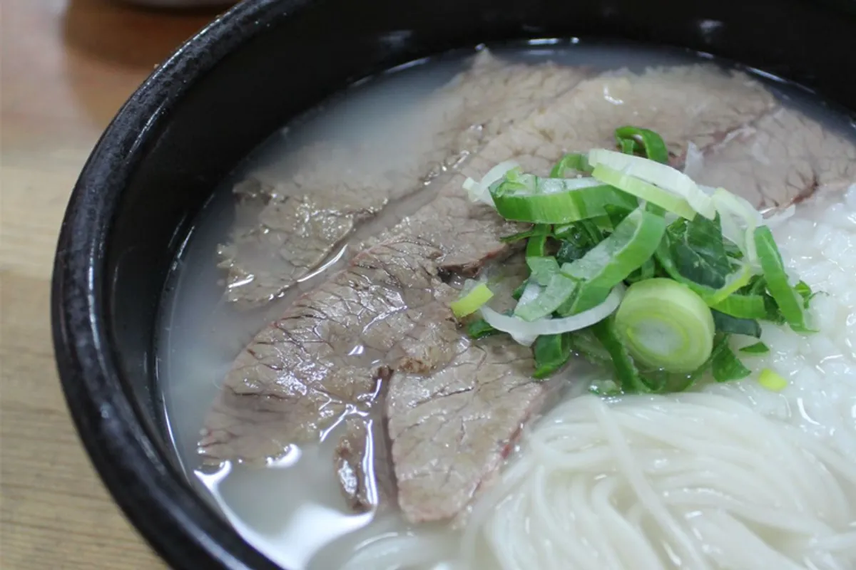 韩式雪浓汤,具有深厚的历史文化底蕴,在韩国传统美食中占有重要位置。