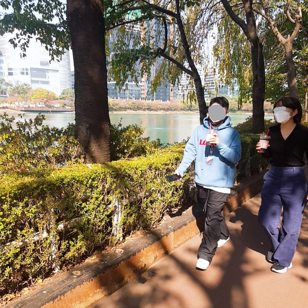 韓国、韓国の遊園地、ロッテワールド、ロッテワールドタワー、ロッテワールドモール、ソクチョンホス、韓国の湖、韓国のカフェ、韓国のコーヒー、韓国人コーヒー