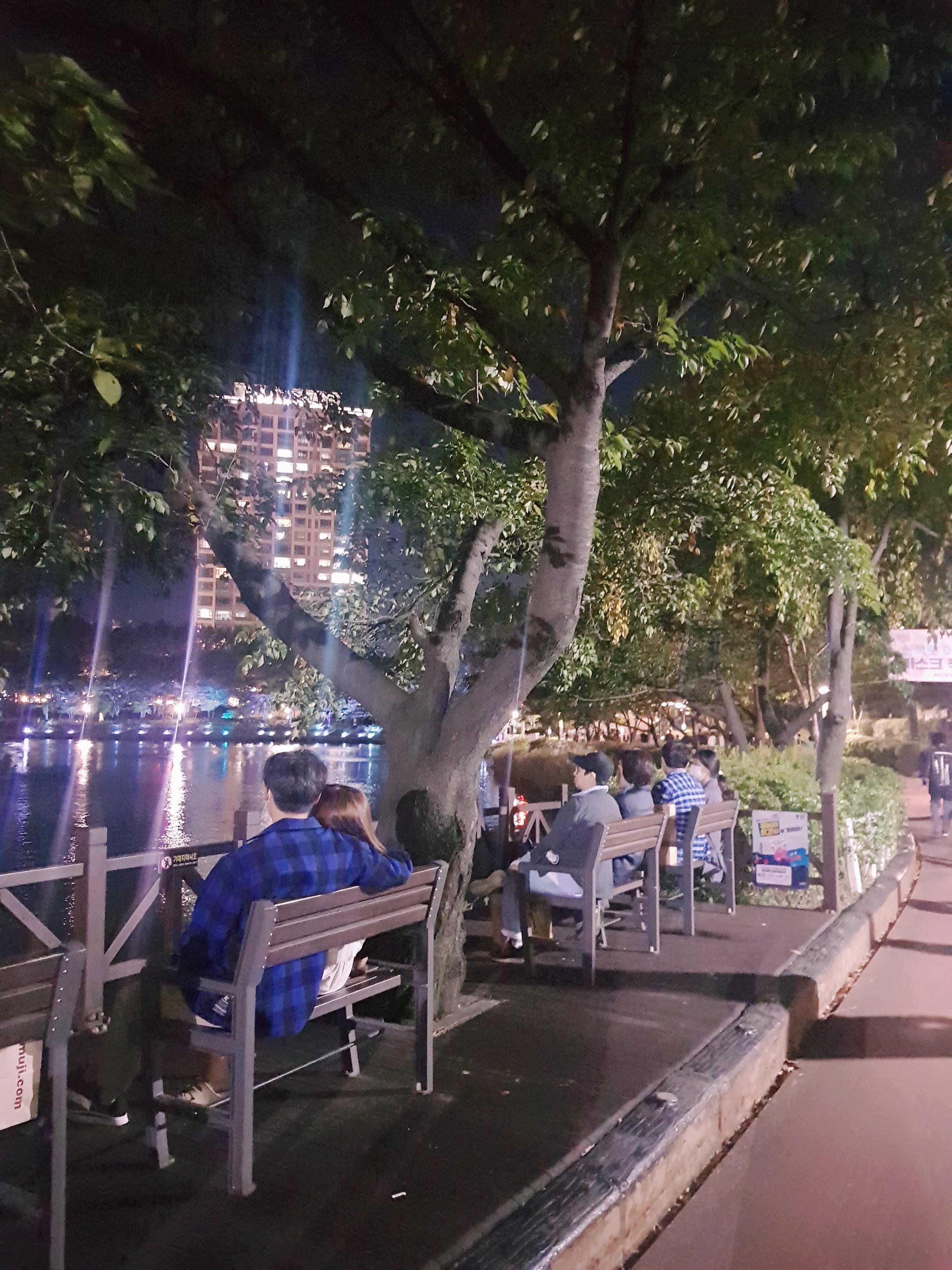 韓国、韓国の遊園地、ロッテワールド、ロッテワールドタワー、ロッテワールドモール、ソクチョンホス、韓国の湖、韓国のカフェ、韓国のカップル