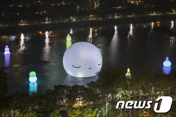 韓国、韓国の遊園地、ロッテワールド、ロッテワールドタワー、ロッテワールドモール、ソクチョンホス、韓国の湖、韓国のカフェ