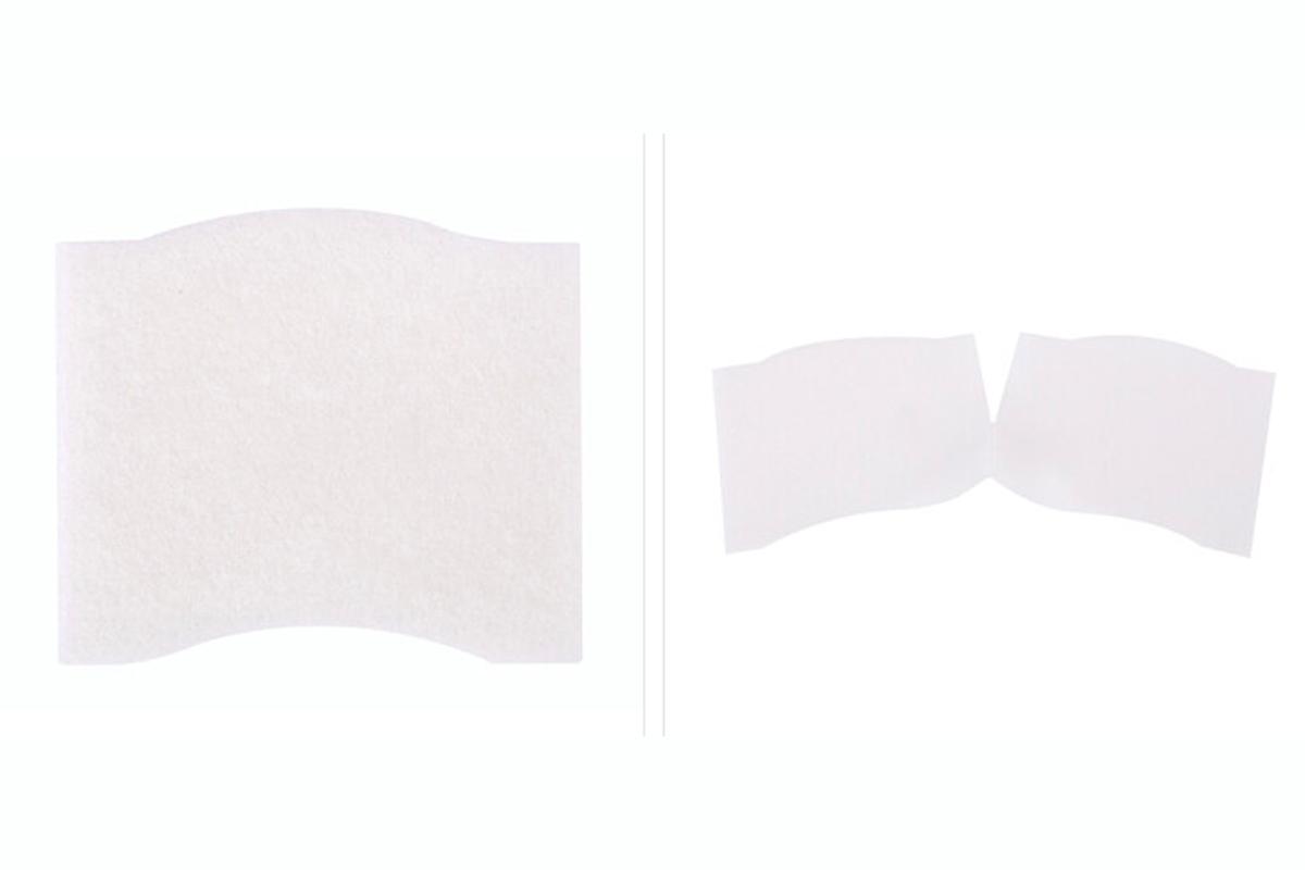 濕的化妝棉片，建議搭配爽膚水使用，達到保濕效果。