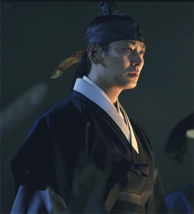 ju ji hoon in korean netflix drama kingdom, wearing traditional clothing hanbok