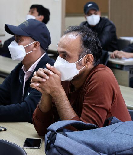 แรงงานต่างชาติในเกาหลีถูกนิยามว่าเป็น 