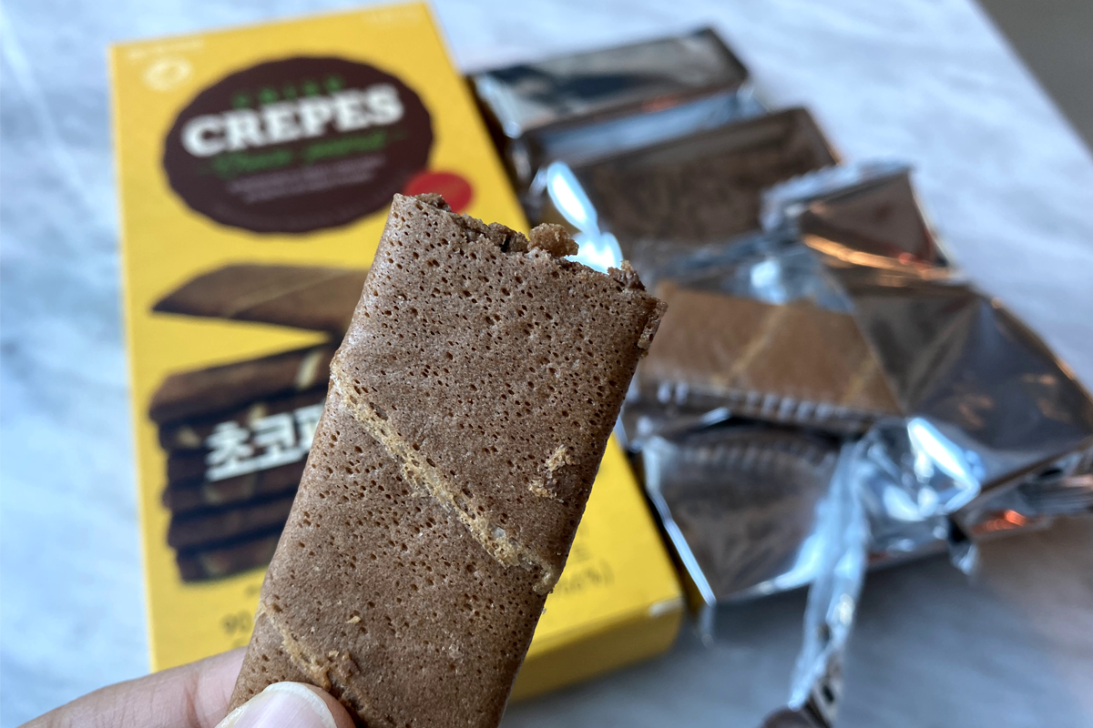 what the chocolate peanut crepe looks like - emart