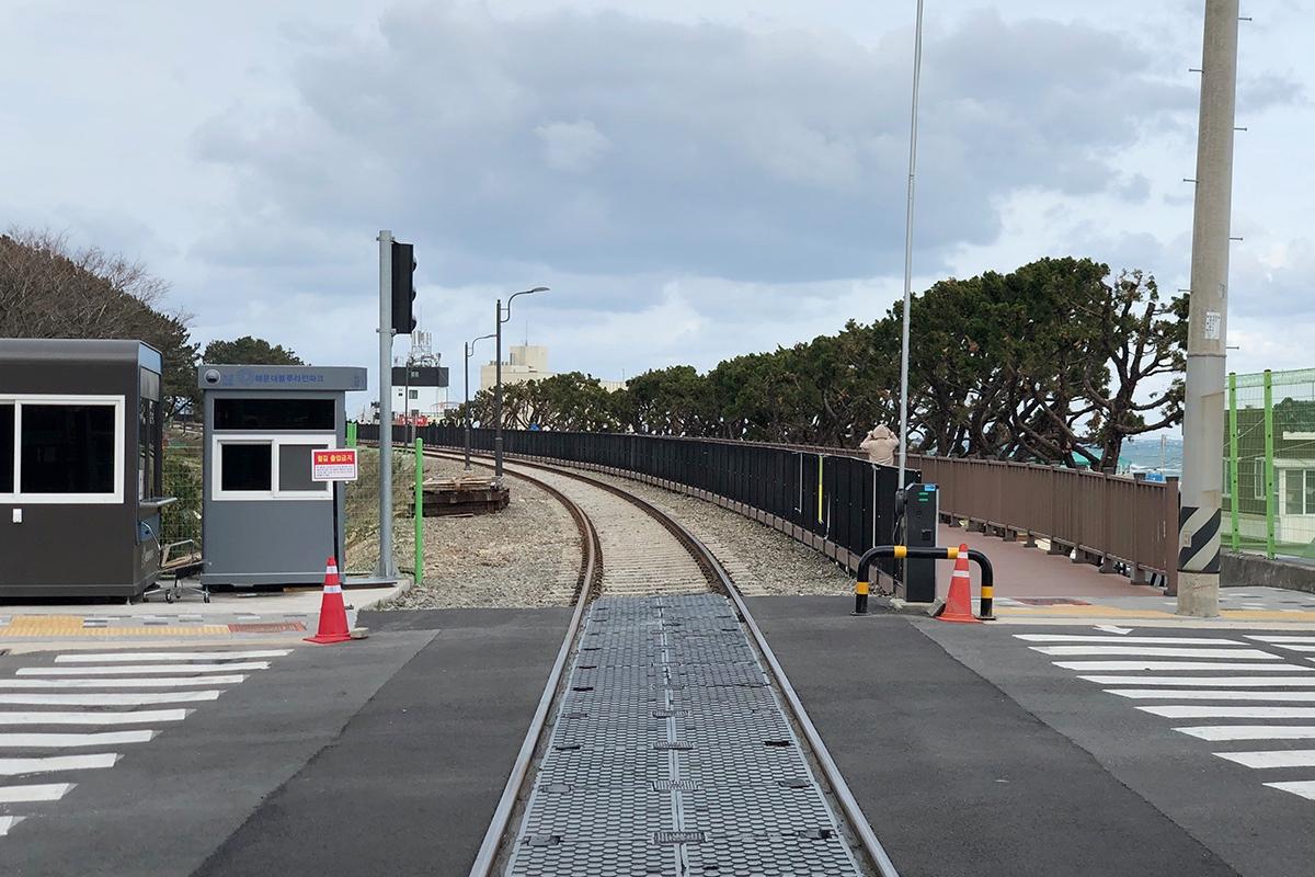 รางรถไฟ