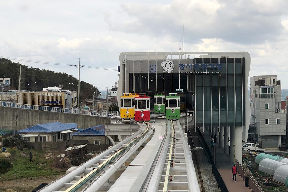 รถไฟหลายสี