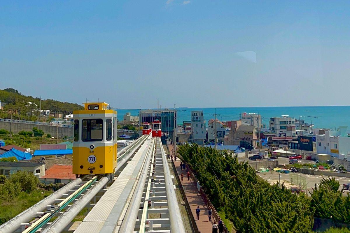view nhìn từ  tàu Sky Capsule ở Busan, Hàn Quốc