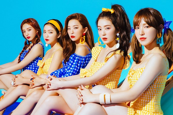 จากเหตุการณ์ของไอรีน Red velvet ทำให้เกิดประเด็นถกเถียงอย่างต่อเนื่องบนโลกอินเตอร์เน็ตจนมีการหยิบยกคำนิยามของฝ่าย AและBขึ้นมา และพบกับตัวอย่างเหตุการณ์ความไม่เท่าเทียมที่เกิดขึ้นในอดีตของเกาหลี10