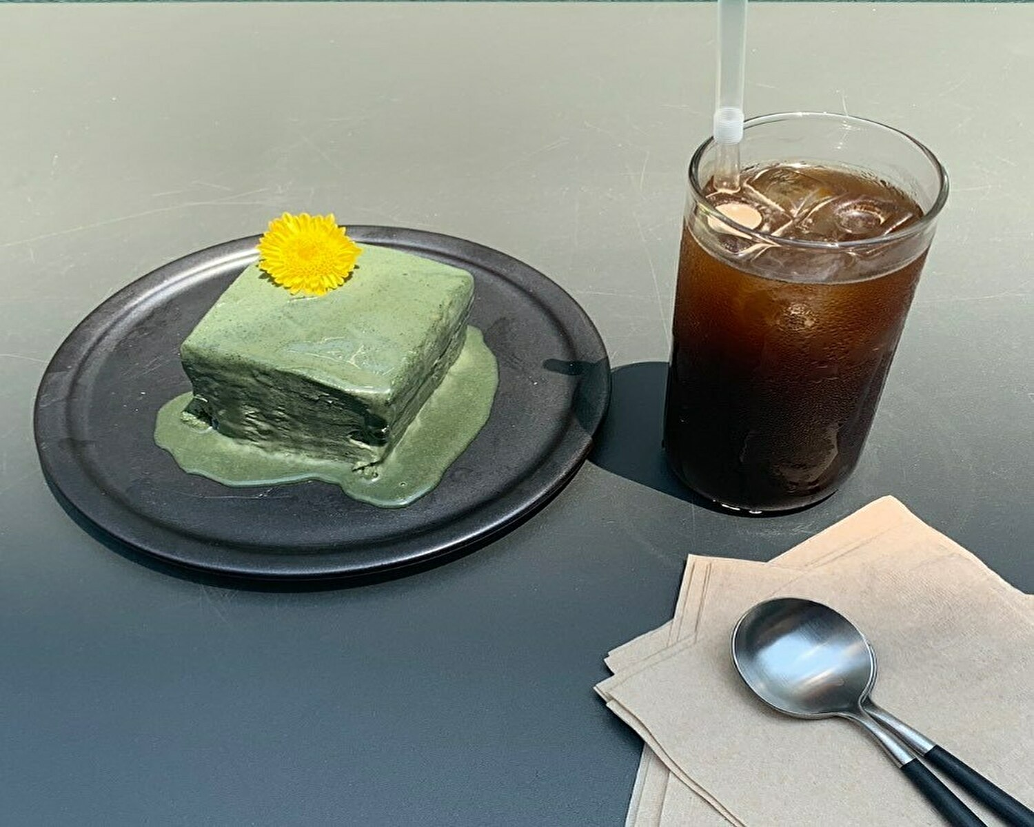 韓国カフェ、カフェ、焼き菓子、スイーツ、ティラミス、ケーキ、よもぎ